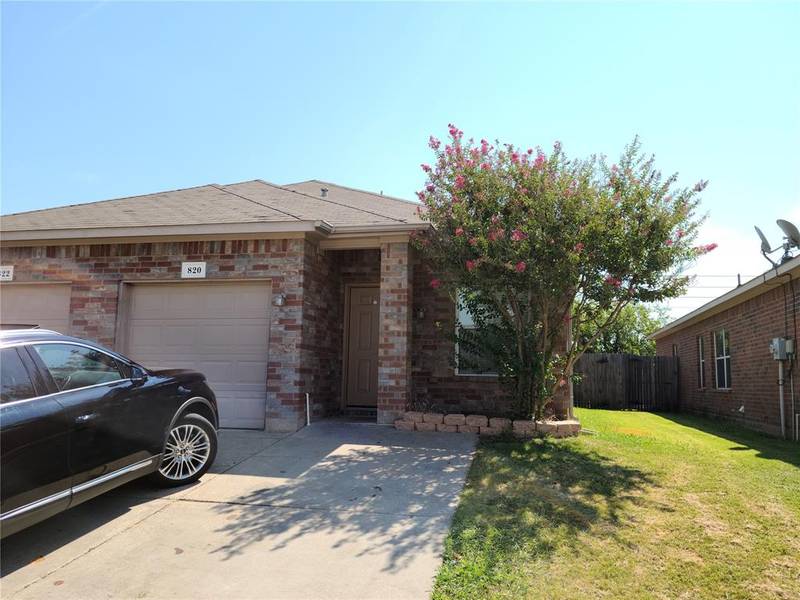 820 Walnut Street, Burleson, TX 76028