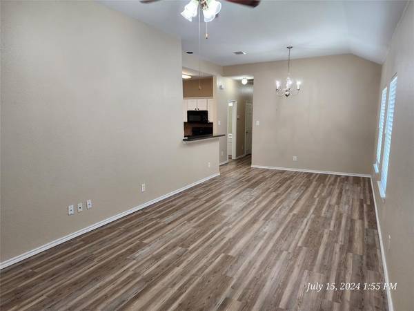 Burleson, TX 76028,820 Walnut Street