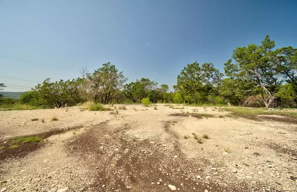 107 Deer Hill Dr, Ingram, TX 78025