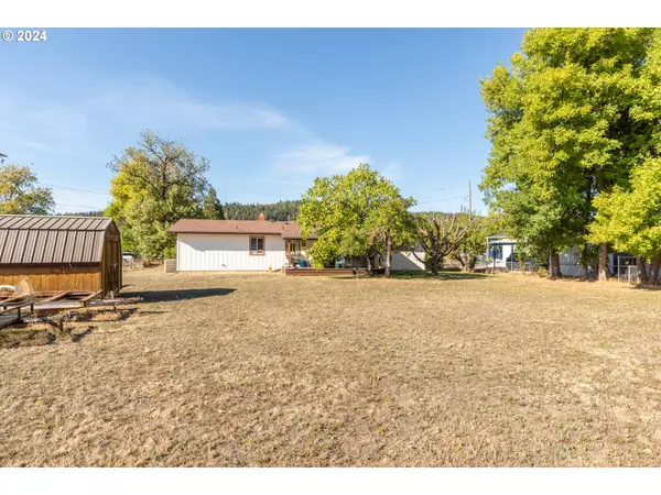 Sutherlin, OR 97479,536 GLEN AVE