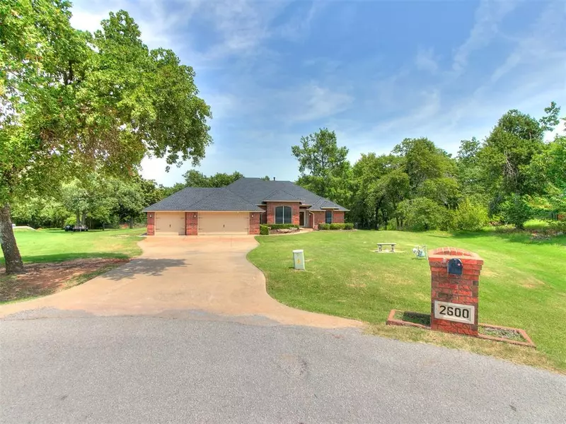 2600 Indian Springs Drive, Harrah, OK 73045