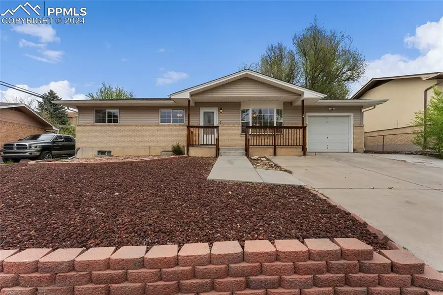 86 McBurney BLVD, Colorado Springs, CO 80911