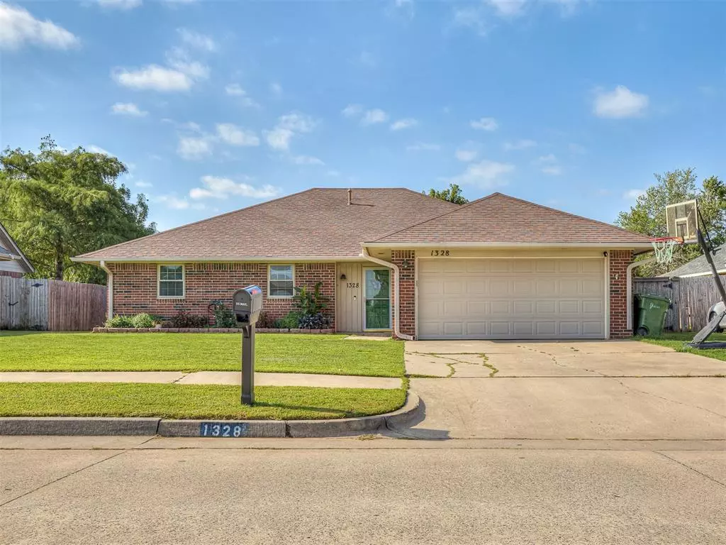 Yukon, OK 73099,1328 Von Elm Place