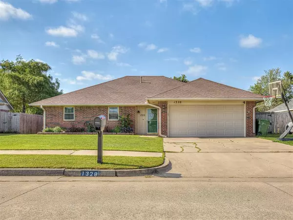 1328 Von Elm Place, Yukon, OK 73099