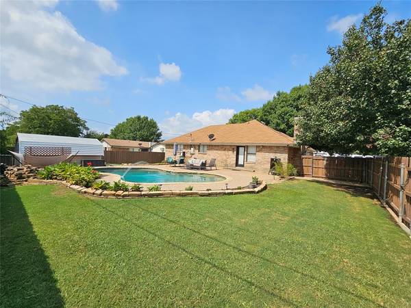 Burleson, TX 76028,429 Black Oak Lane