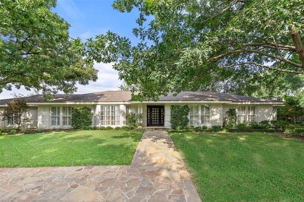 2609 Mockingbird Court, Fort Worth, TX 76109