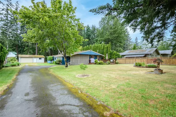 1267 Don Rd, Comox, BC V9M 4C4