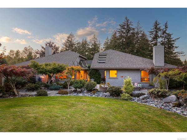 6455 Bryn Rd, Central Saanich, BC V8M 1X6