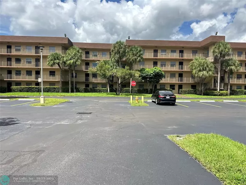 3121 NW 47th Ter  #314, Lauderdale Lakes, FL 33319