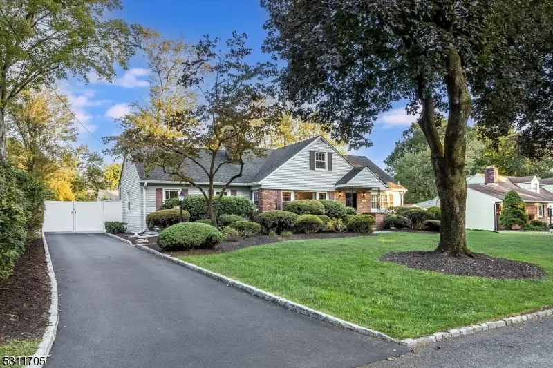 Scotch Plains Twp., NJ 07076,2156 Buttonwood Ln