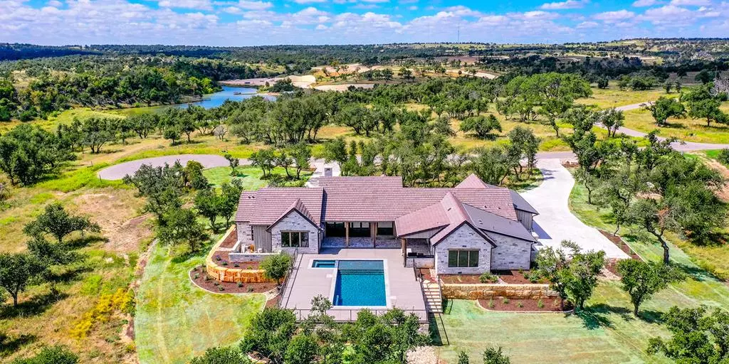 Fredericksburg, TX 78624,395 -- Lago Vista Dr