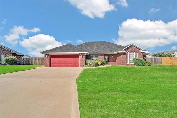 1817 Hunter Pointe Circle, Altus, OK 73521