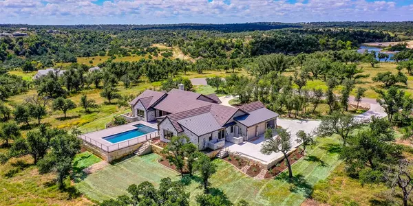 Fredericksburg, TX 78624,395 -- Lago Vista Dr