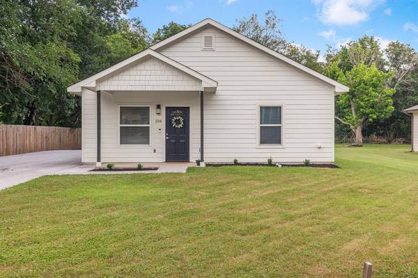 104 Katy Street, Cleburne, TX 76031