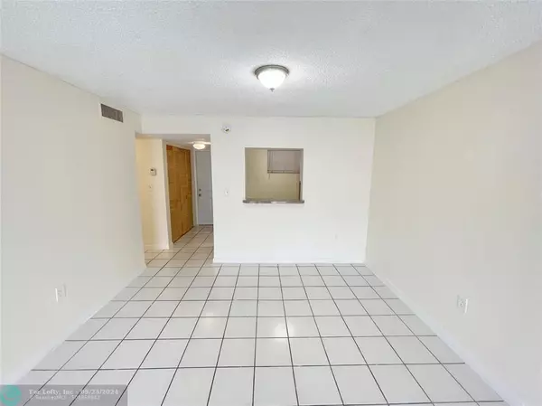 Lauderdale Lakes, FL 33311,3600 NW 21st St  #303