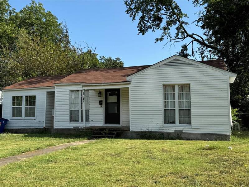 204 Almond Street, Waxahachie, TX 75165