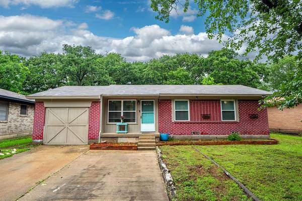 1915 Mohican Street,  Denton,  TX 76209