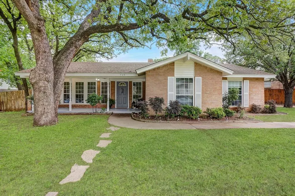 Arlington, TX 76012,719 White Oak Lane