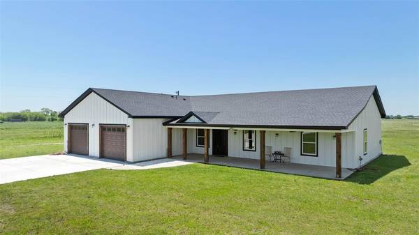 1355 Triangle Road, Valley View, TX 76272