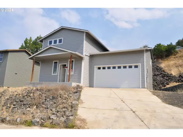 1028 FOREST HEIGHTS ST, Sutherlin, OR 97479