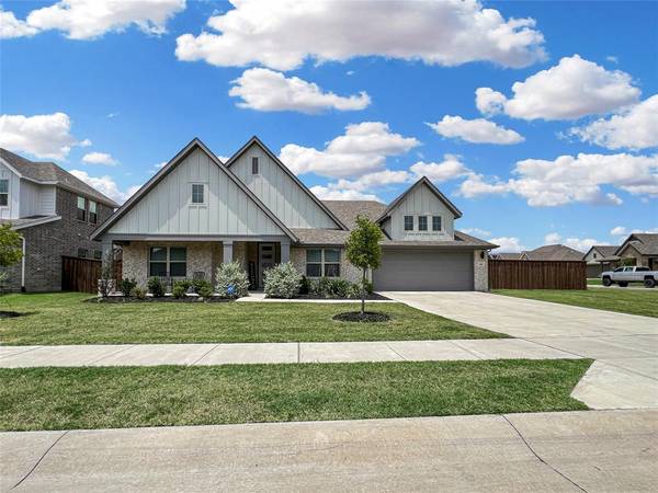 246 Half Moon Drive,  Waxahachie,  TX 75165