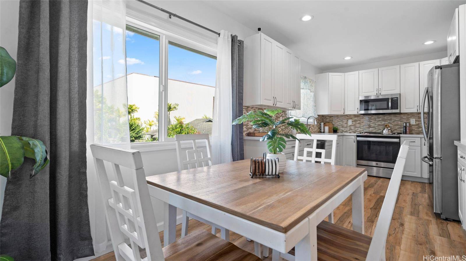 Honolulu, HI 96816,815 Lukepane Avenue