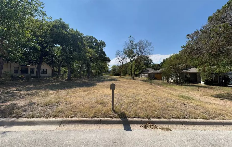 3225 Delaware Trail, Lake Worth, TX 76135