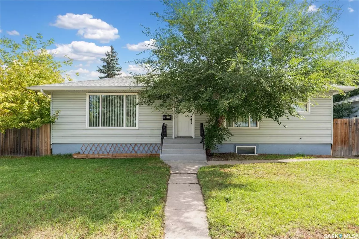 Saskatoon, SK S7H 2E9,1805 Clarence AVENUE S