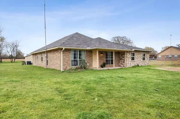 93 County Road 33915,  Powderly,  TX 75473