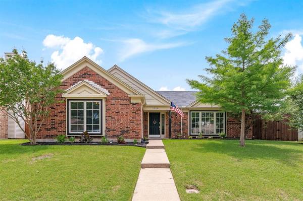 1318 Robincreek Cove,  Lewisville,  TX 75067