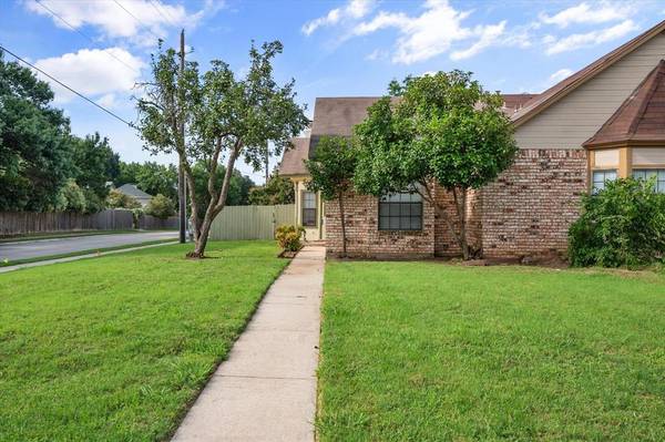 601 Canterbury Street, Euless, TX 76039