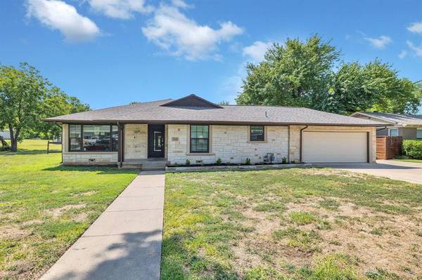 7042 Hardisty Street, Richland Hills, TX 76118