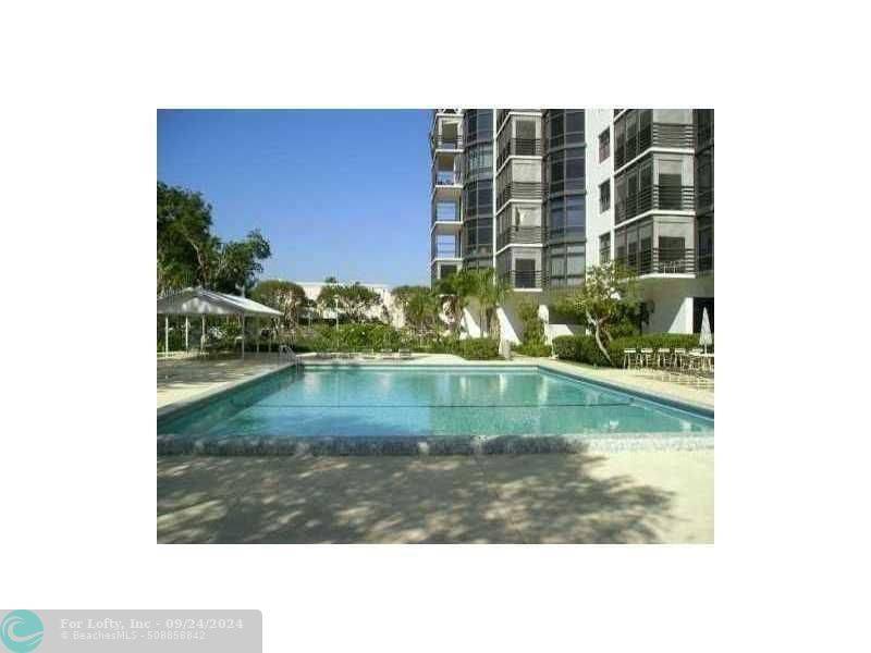 20100 W Country Club Dr  #1007, Aventura, FL 33180