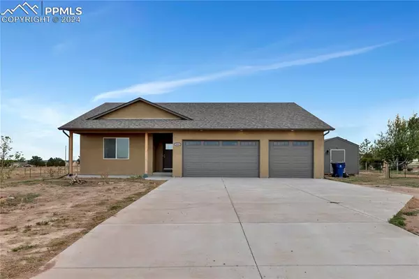 484 E Chaunsey DR, Pueblo West, CO 81007