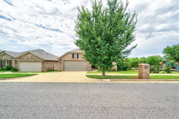 Edmond, OK 73012,18445 Las Meninas Drive