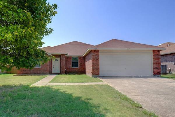 2005 W Grove Lane, Grand Prairie, TX 75052