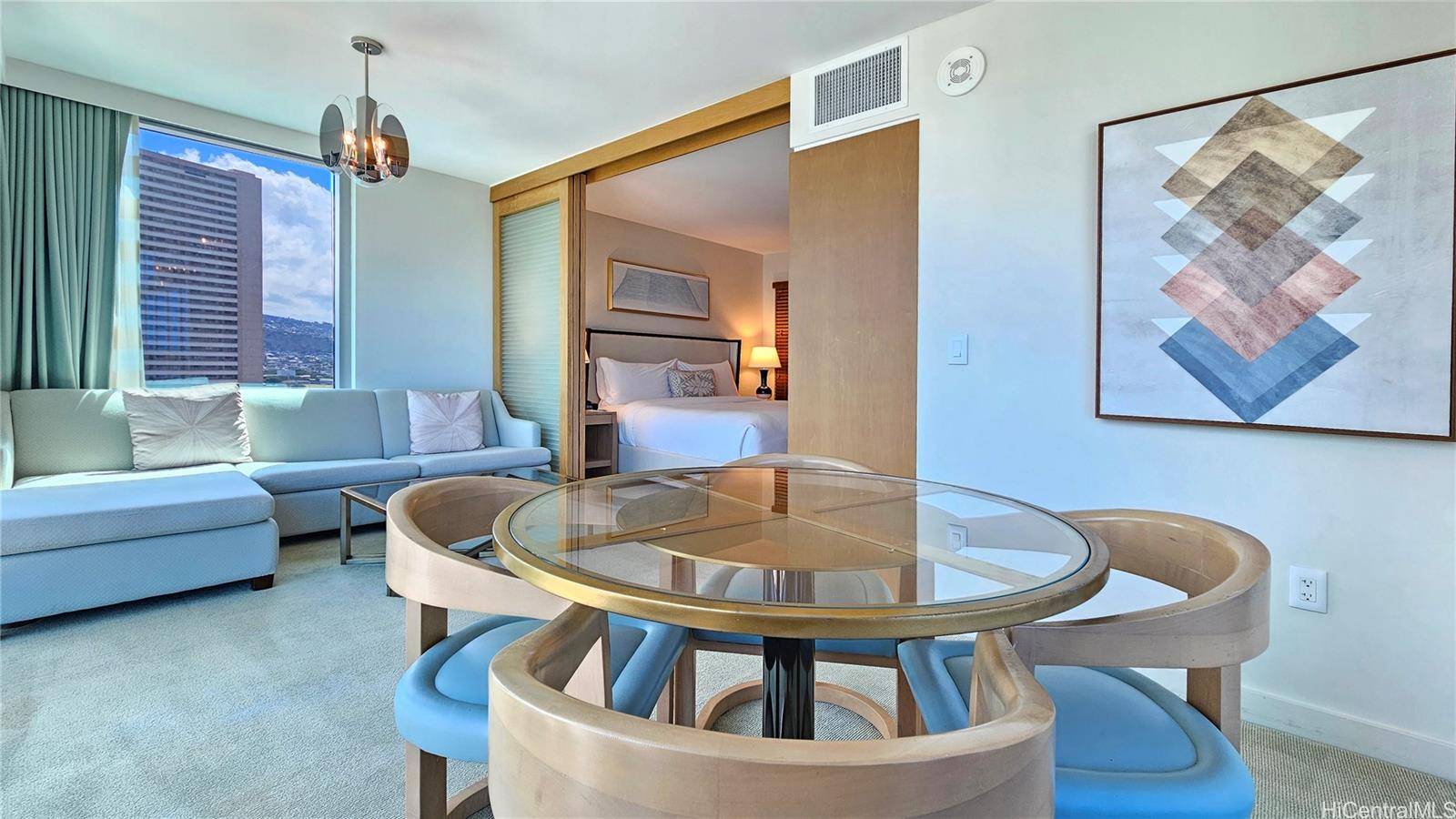 Honolulu, HI 96815,383 Kalaimoku Street #E2001