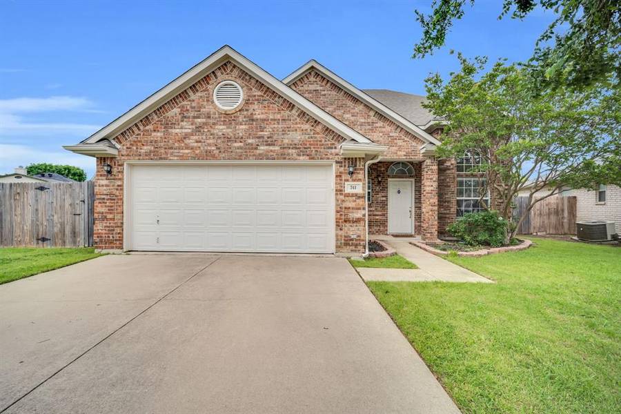 741 Sandgate Drive, Burleson, TX 76028