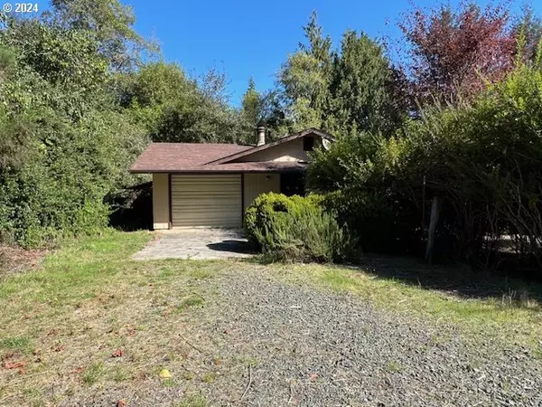 94821 RAMBLEWOOD LN, Coquille, OR 97423