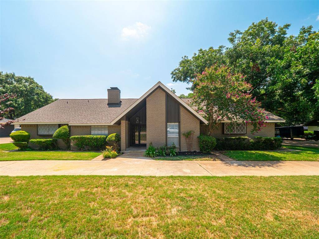 930 Rock Canyon Drive, Duncanville, TX 75137