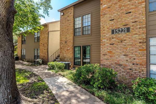 Dallas, TX 75248,15221 Berry Trail #105