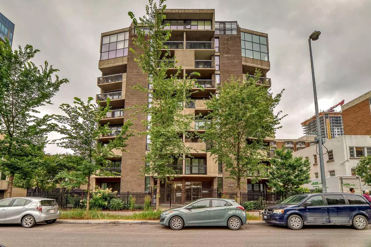 Calgary, AB T2R0K3,323 13 AVE SW #305