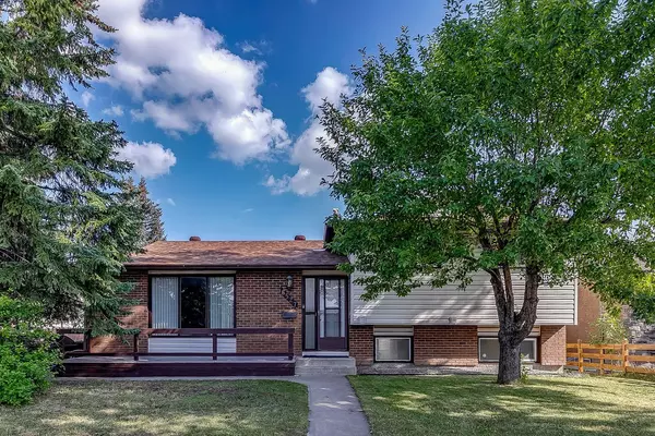 Calgary, AB T1Y4R4,6527 Temple DR NE