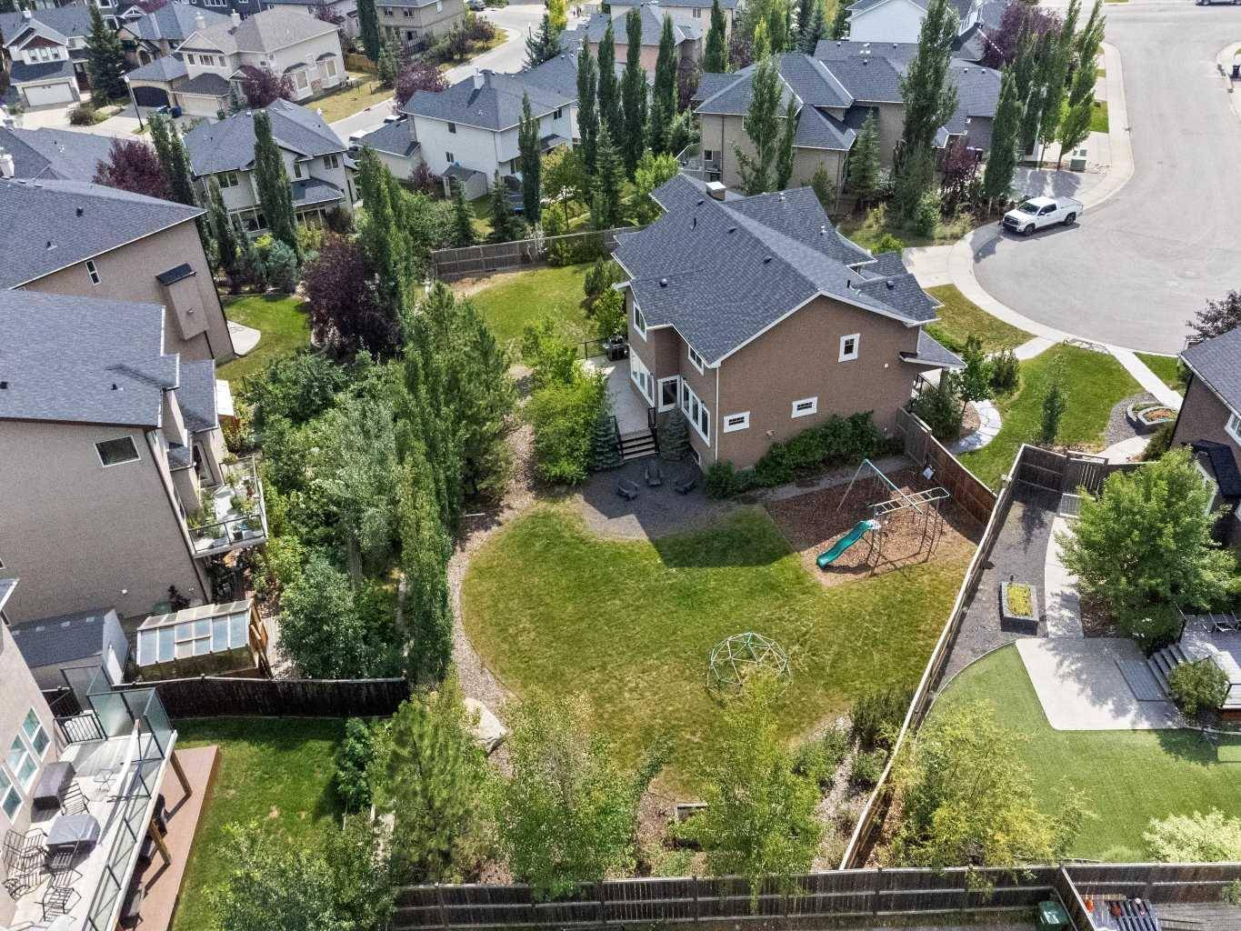 Calgary, AB T3H 4X8,133 Elmont Bay SW