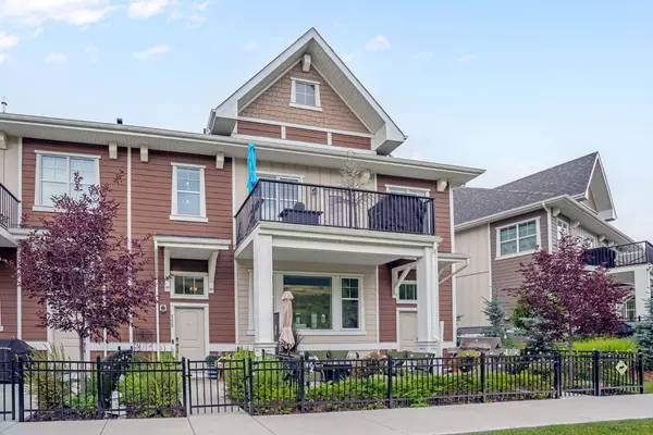 Calgary, AB T3M 2V5,722 Cranbrook Walk SE