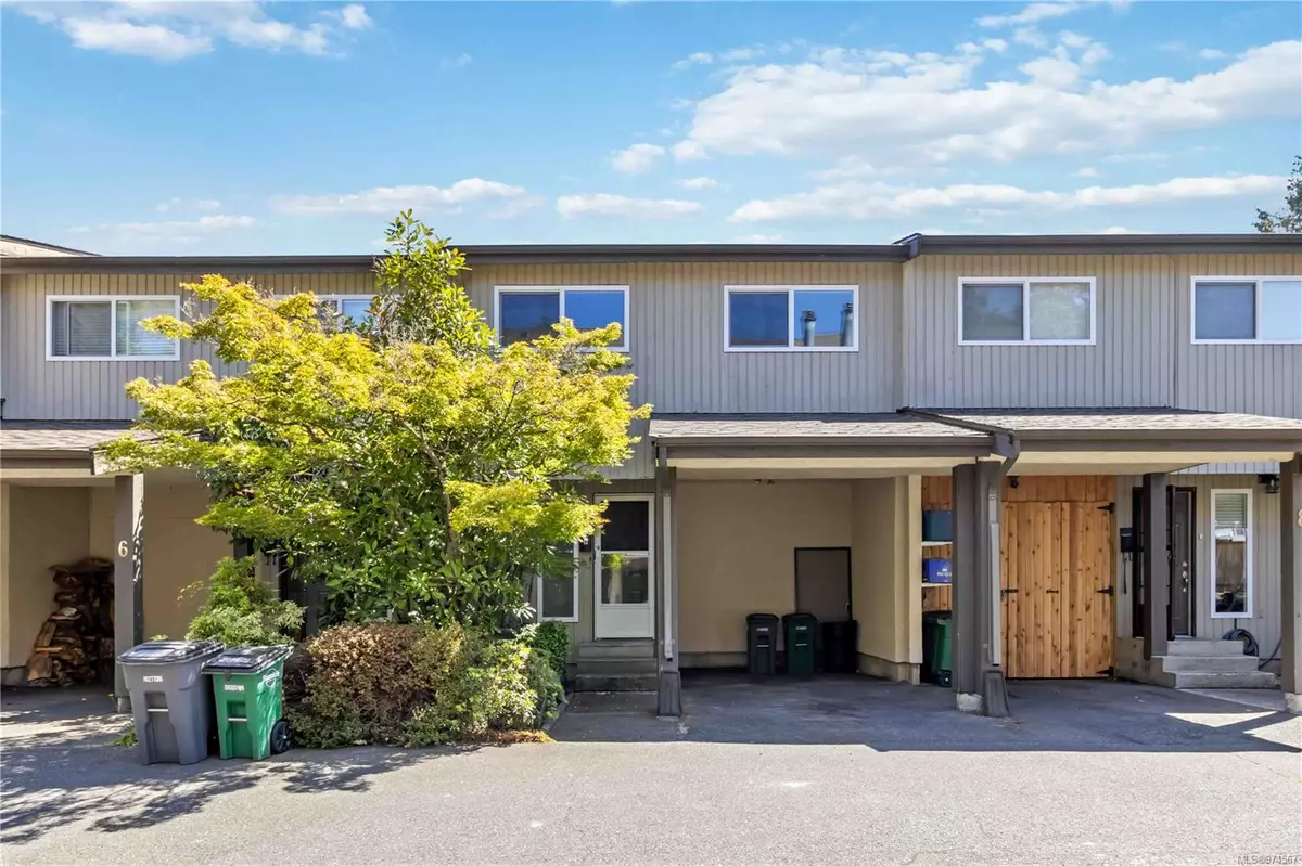 Saanich, BC V8T 4N4,3981 Saanich Rd #7