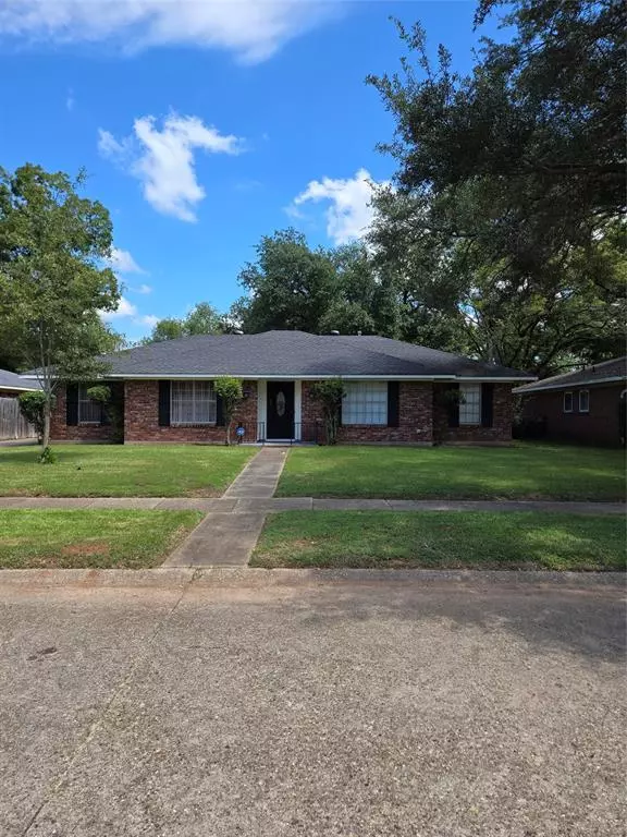 7517 University Drive, Shreveport, LA 71105