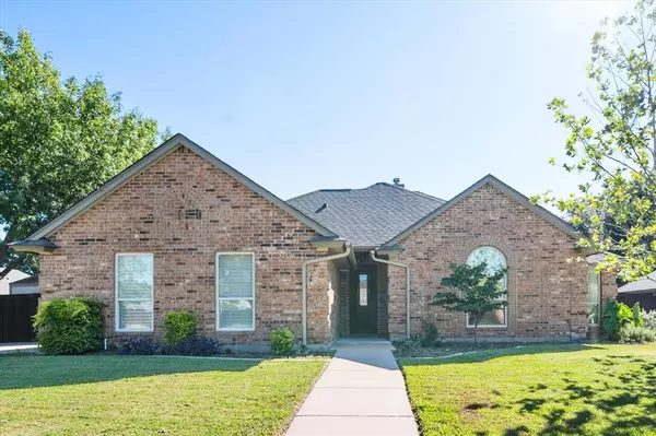 1244 Windy Meadows Drive, Burleson, TX 76028