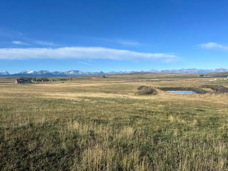 On Range Road 270, Leavitt, AB T0K0K0