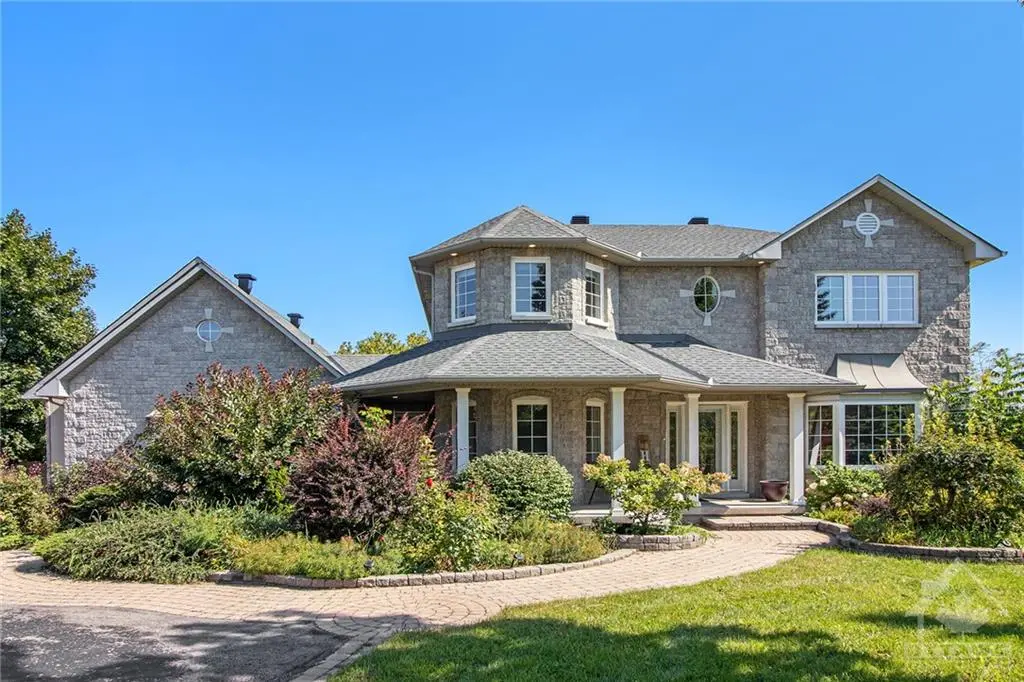 Ottawa, ON K4C 1S3,2500 LOOKOUT DR